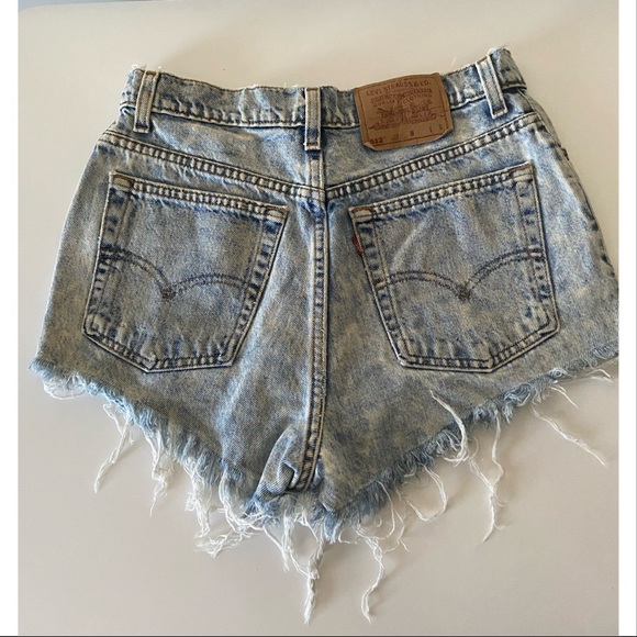 Vintage Levi’s 512 Distressed Denim Cutoff Shorts - Picture 4 of 6